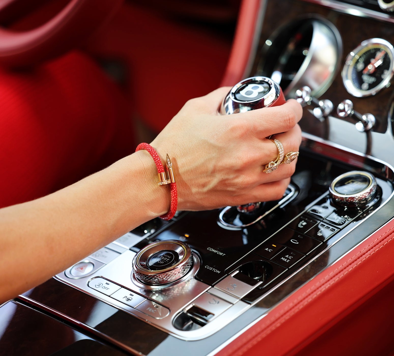 Bellas Stingray Obsession Nail™ - Italian Red Lifestyle