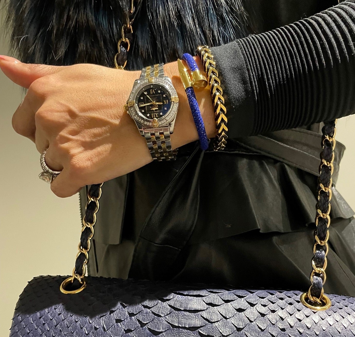 Bellas Stingray Obsession Nail™ - Royal Blue- Lifestyle