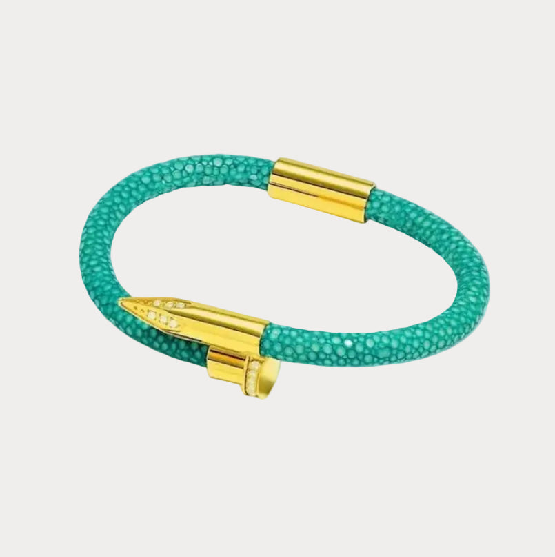 Bellas Stingray Obsession Nail™ - Blue Lagoon 18K Gold & White Gems
