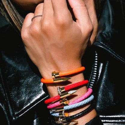 Bellas Stingray Obsession Nail™ - Coral Pink- Lifestyle 2