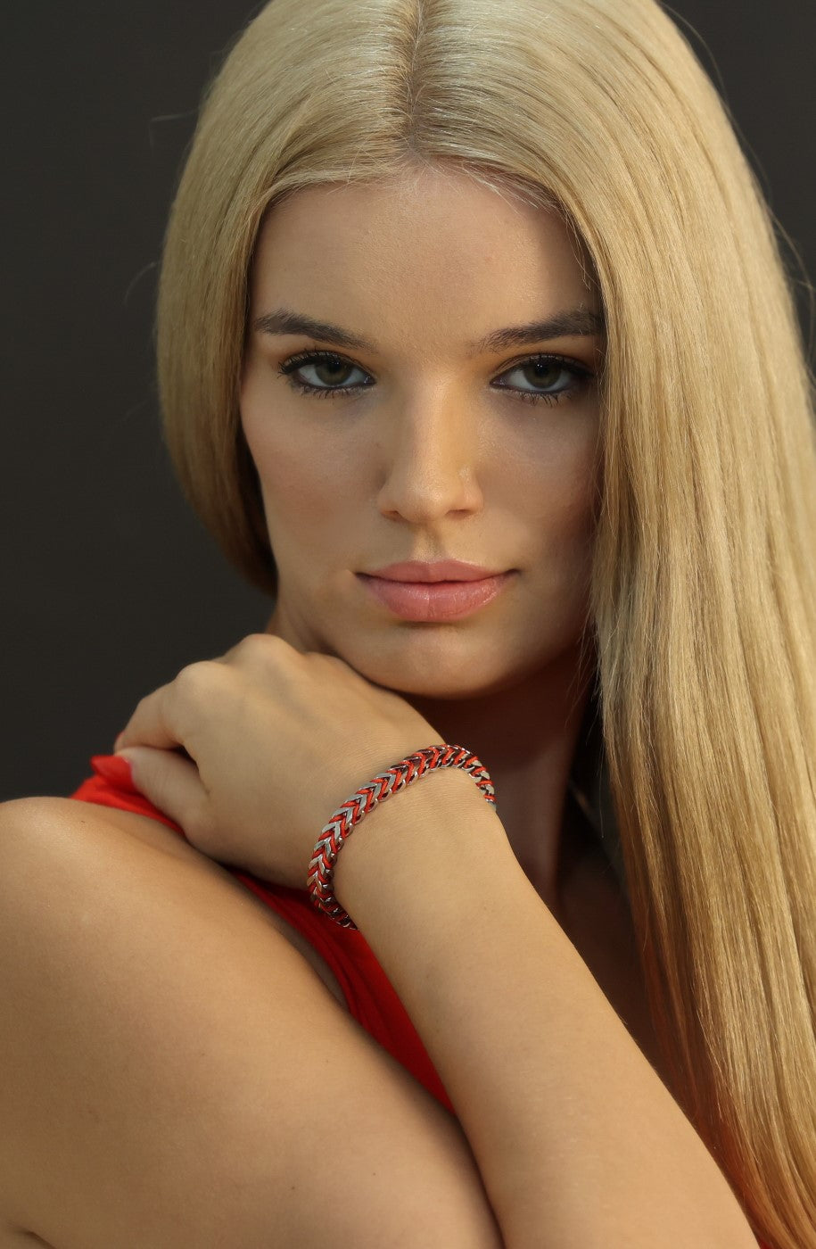 Bellas Trends Bracelet™ - Scarlet Lifestyle 2

